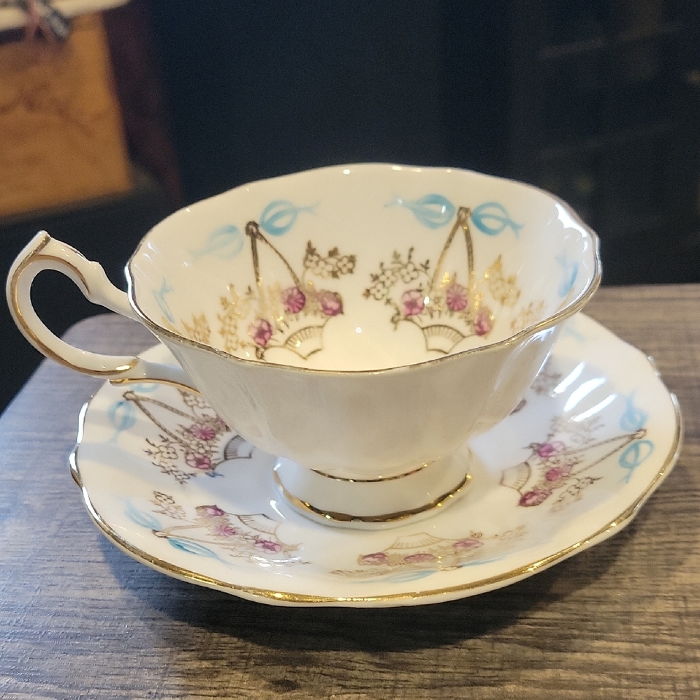 Flower Basket Teacup & Saucer/ Queen Anne,EUC,England